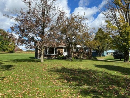 320 Myrtle Road E, Whitby, ON L1H 7K4 2