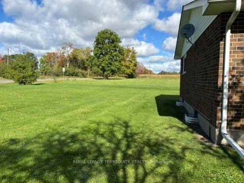 320 Myrtle Road E, Whitby, ON L1H 7K4 3