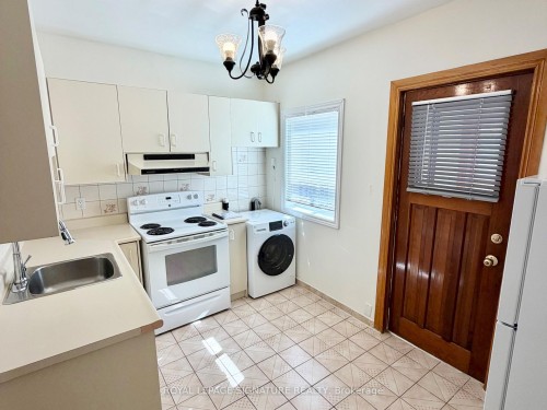 2nd Flr-455 B Danforth Avenue , Toronto, ON M4K 1P1 3