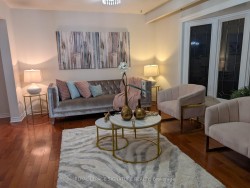19 Starlake Drive  Toronto, ON M1G 3C3