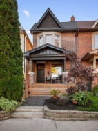 4 Orchard Park Boulevard Toronto, ON M4L 3E2