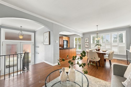 70 Tecumseh Drive, Aurora, ON 