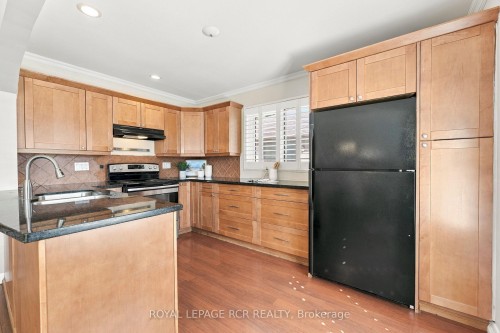 70 Tecumseh Drive, Aurora, ON 