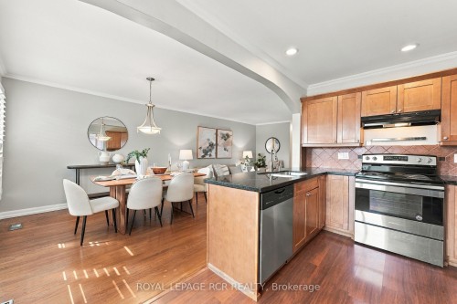 70 Tecumseh Drive, Aurora, ON 