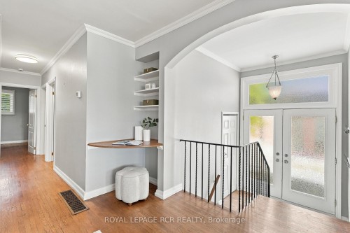70 Tecumseh Drive, Aurora, ON 