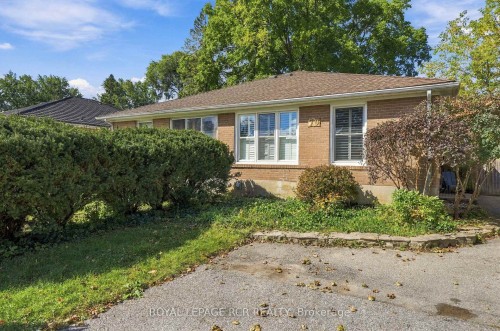 70 Tecumseh Drive, Aurora, ON 