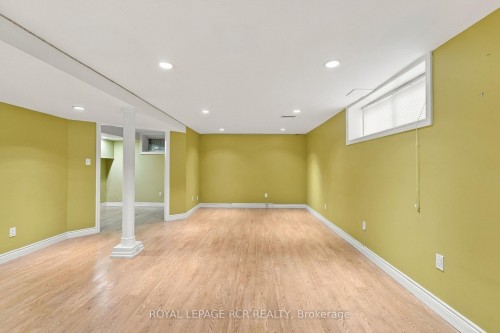 70 Tecumseh Drive, Aurora, ON 