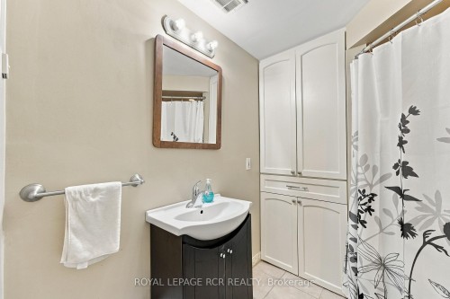 70 Tecumseh Drive, Aurora, ON 