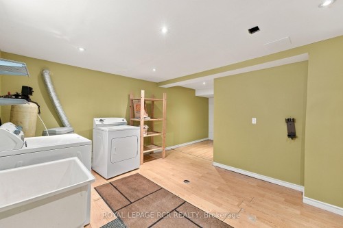 70 Tecumseh Drive, Aurora, ON 
