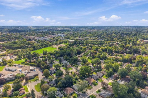 70 Tecumseh Drive, Aurora, ON 