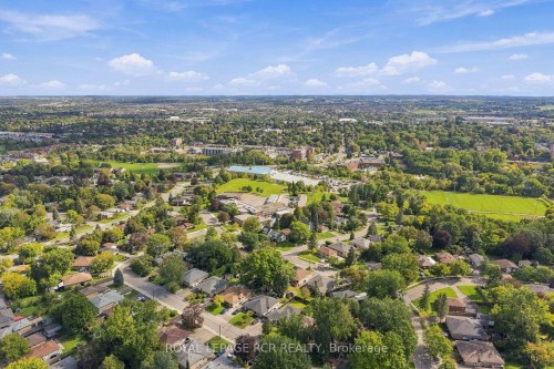 70 Tecumseh Drive, Aurora, ON 