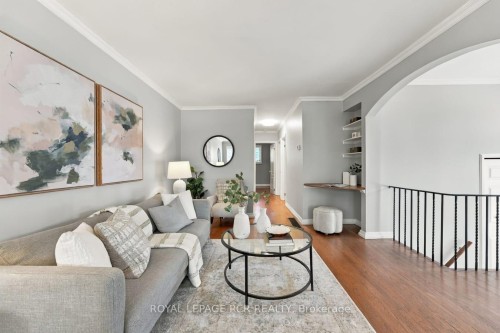 70 Tecumseh Drive, Aurora, ON 