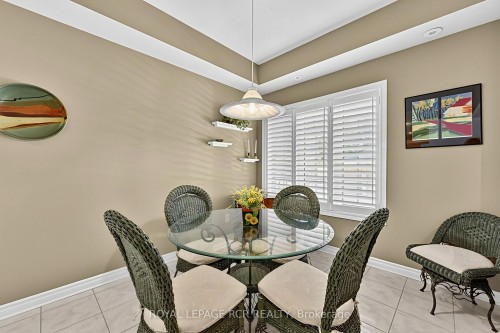 11-520 Silken Laumann Drive, Newmarket, ON 