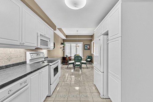 11-520 Silken Laumann Drive, Newmarket, ON 