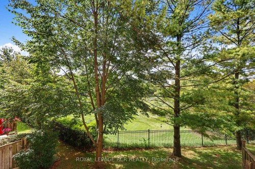 11-520 Silken Laumann Drive, Newmarket, ON 