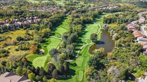 11-520 Silken Laumann Drive, Newmarket, ON 