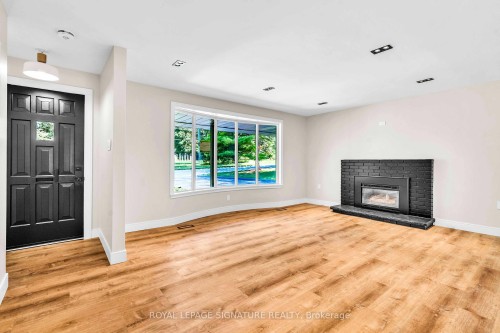 Unit A-986 Srigley Street , Newmarket, ON L3Y 1Y3 3
