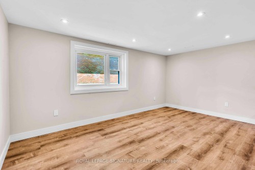 Unit B-986 Srigley Street , Newmarket, ON L3Y 1Y3 2