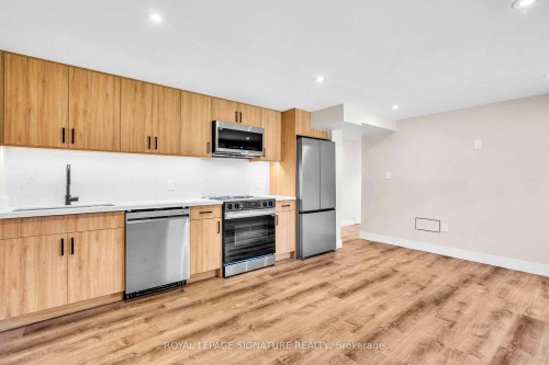 Unit B-986 Srigley Street , Newmarket, ON L3Y 1Y3 3