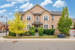 22 Harcourt Street  Vaughan, ON L6A 4Y4
