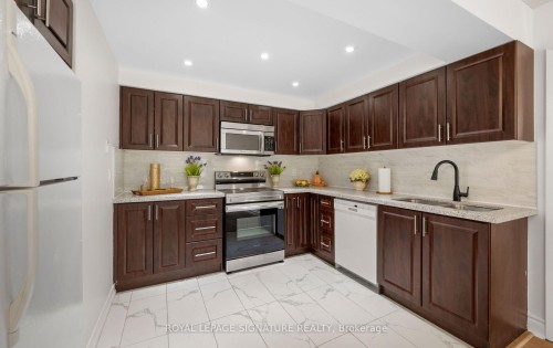 202-175 Cedar Avenue, Richmond Hill, ON 