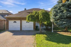 8 Mallory Avenue  Markham, ON L3R 6P7