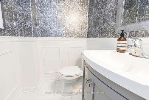37 Succession Crescent , Barrie, ON L4M 7G4 4