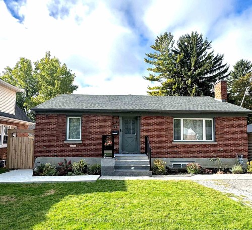 52 Drury Lane , Barrie, ON L4M 3C8