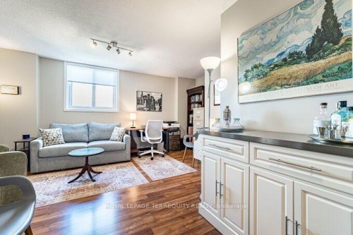1102-812 Burnhamthorpe Road, Toronto, ON 