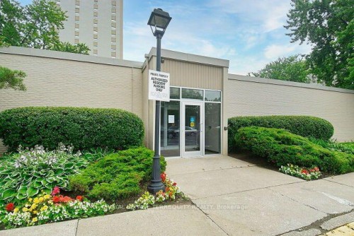 1102-812 Burnhamthorpe Road, Toronto, ON 