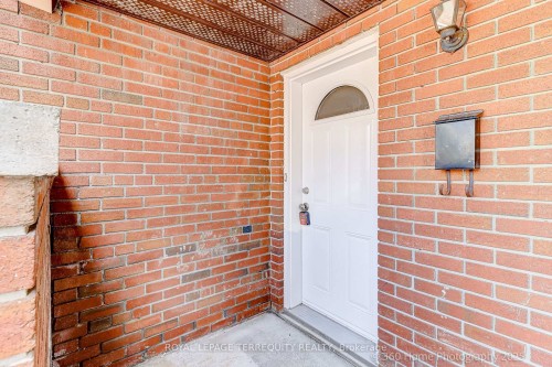 88 Central Parkway W, Mississauga, ON 