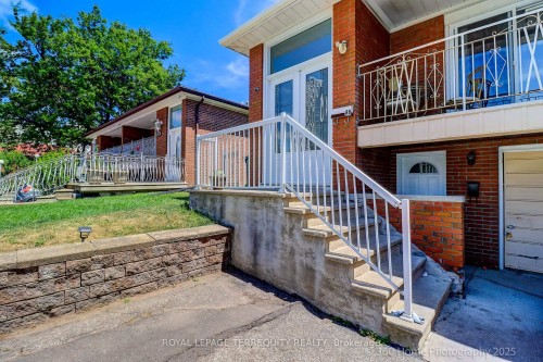 88 Central Parkway W, Mississauga, ON 