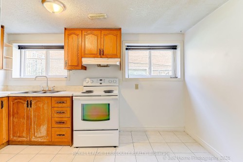 88 Central Parkway W, Mississauga, ON 
