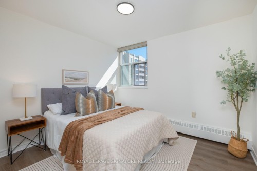 1607-360 Ridelle Avenue, Toronto, ON 