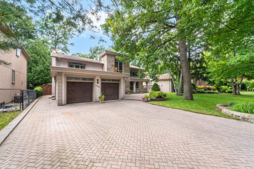 2130 Autumn Breeze Drive N, Mississauga, ON 