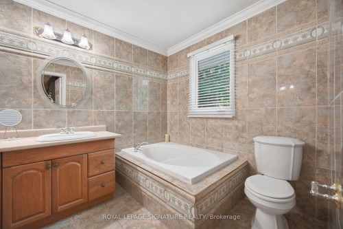 2130 Autumn Breeze Drive N, Mississauga, ON 