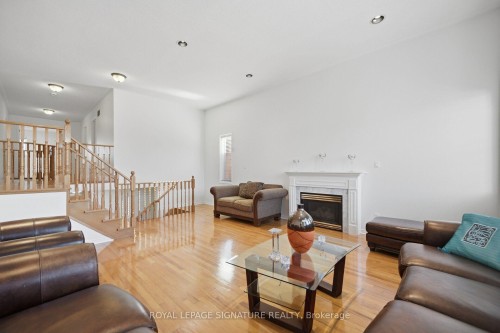 306 Cossack Court, Mississauga, ON 
