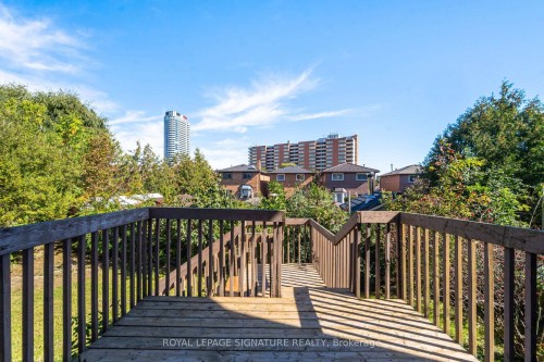 306 Cossack Court, Mississauga, ON 