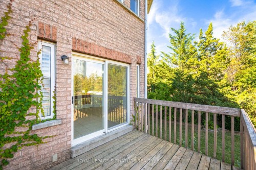 306 Cossack Court, Mississauga, ON 