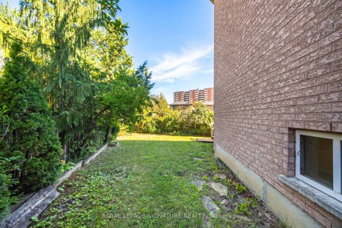 306 Cossack Court, Mississauga, ON 
