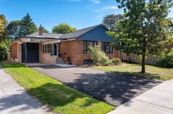11 Koos Road  Toronto, ON M9C 1W4