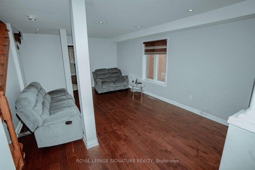 945 Mandolin Place , Mississauga, ON L5W 1S3 3