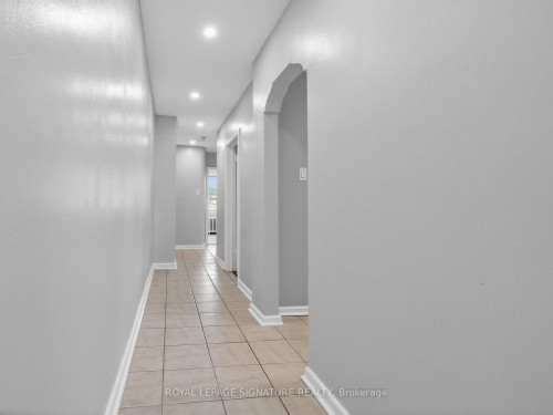 2260 Eglinton Avenue W, Toronto, ON M6E 2L3 3