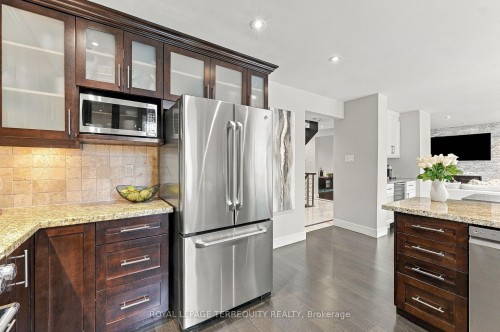 3956 Chadburn Crescent, Mississauga, ON 