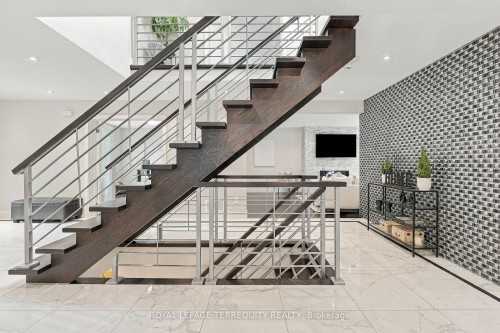 3956 Chadburn Crescent, Mississauga, ON 