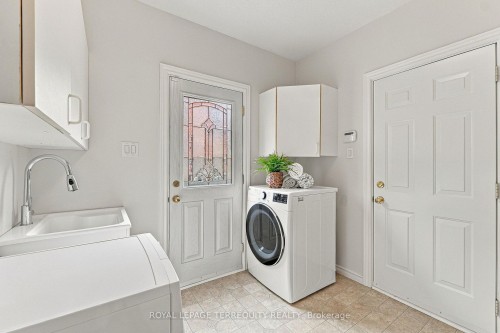 3956 Chadburn Crescent, Mississauga, ON 