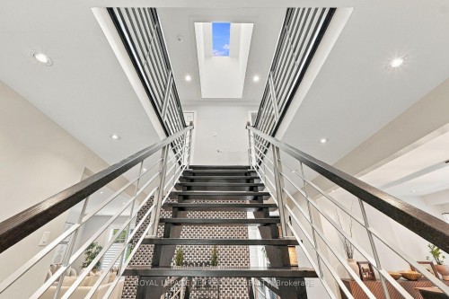 3956 Chadburn Crescent, Mississauga, ON 