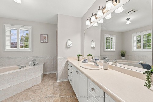 3956 Chadburn Crescent, Mississauga, ON 