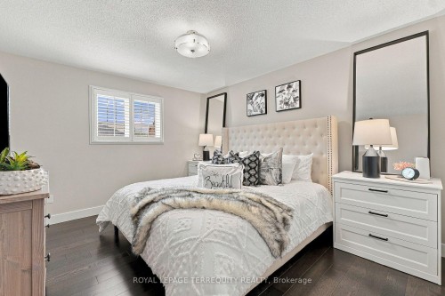 3956 Chadburn Crescent, Mississauga, ON 