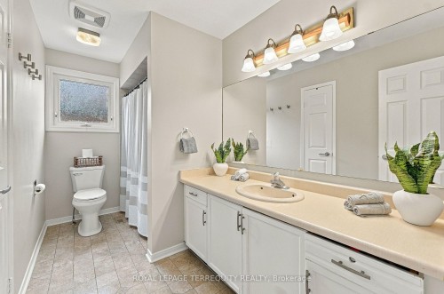 3956 Chadburn Crescent, Mississauga, ON 